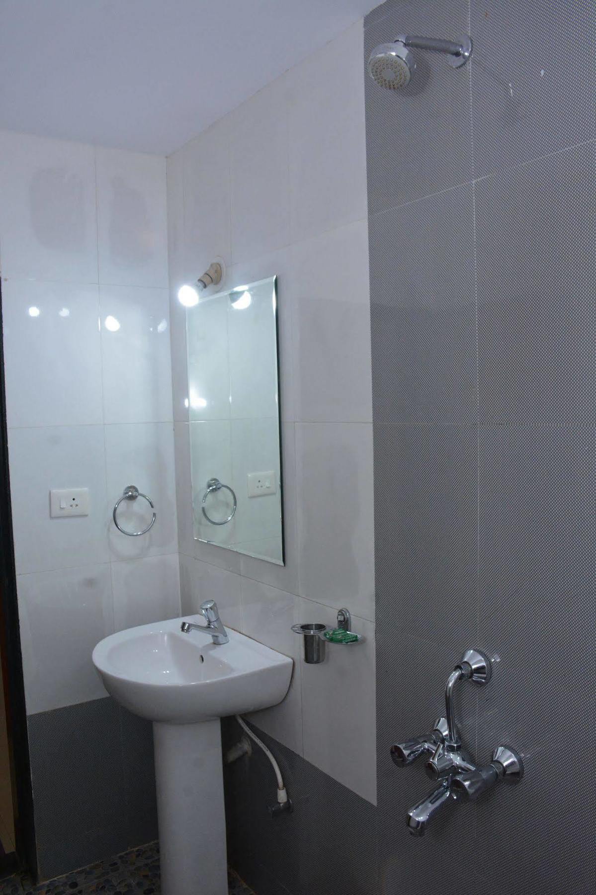 Rbr Suites كالانغيُت المظهر الخارجي الصورة
